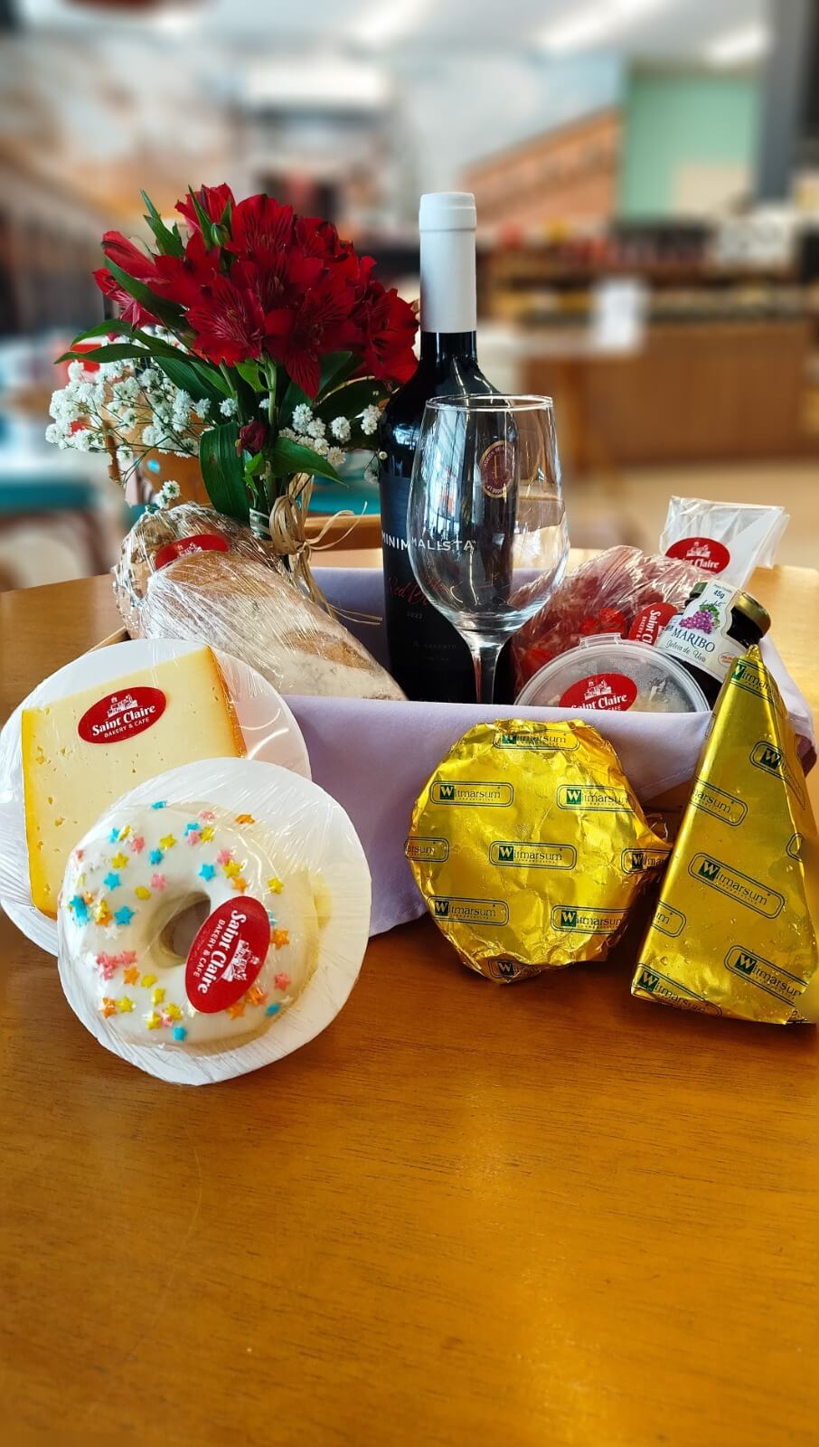 Surpreenda no Dia dos Namorados com as Cestas de Café da Manhã da Saint Claire Bakery em Curitiba